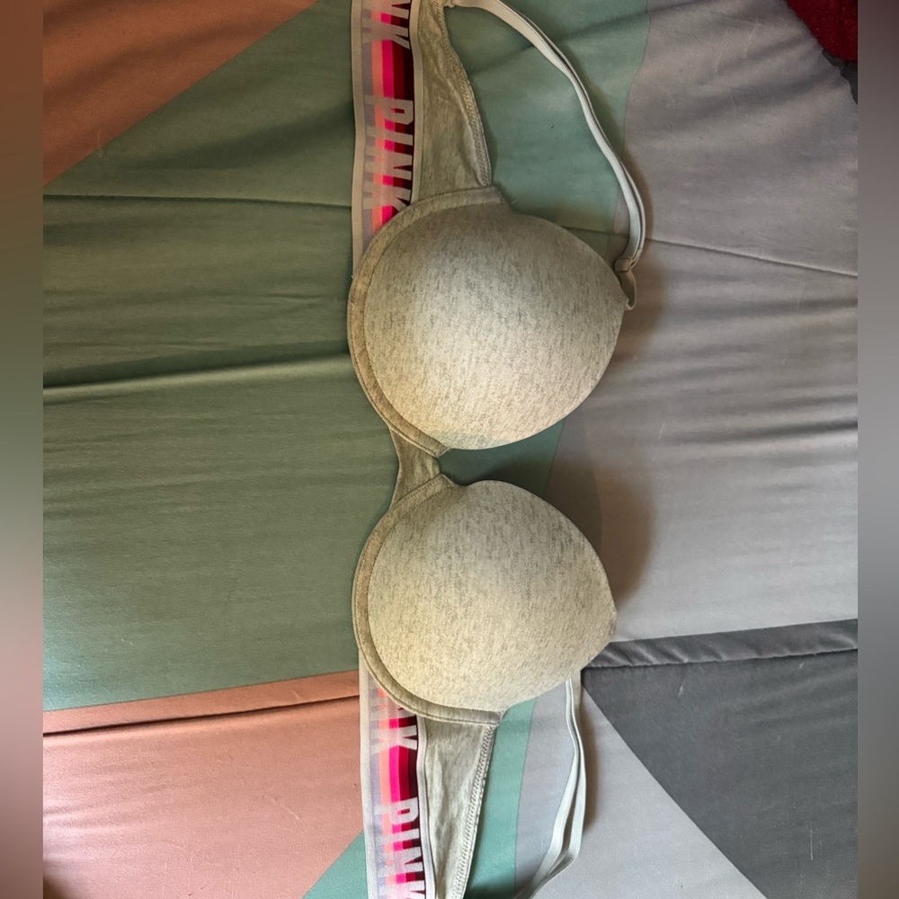 victoria secret pink bra, 34C or 32D, only worn a couple of times